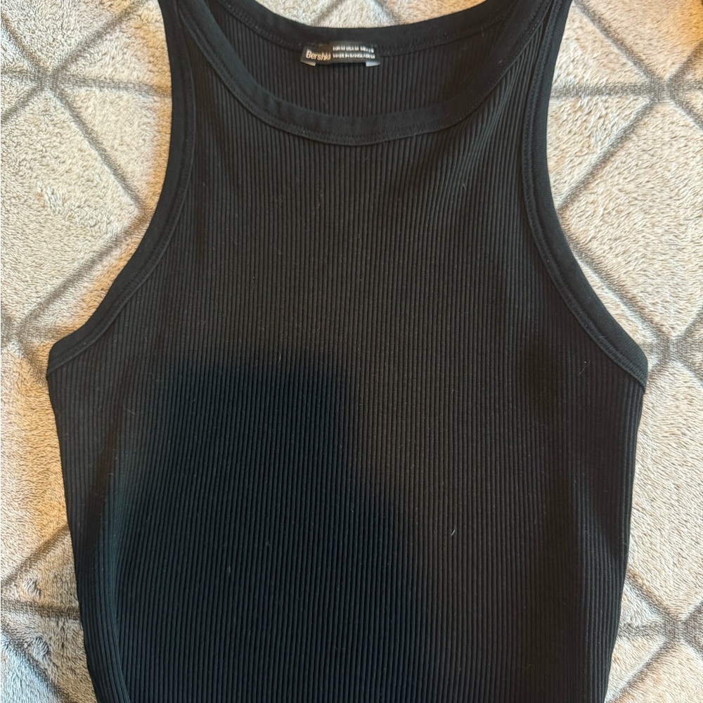 Bershka Black Ribbed Cropped Tank 🖤 Minimalist Fit - Size S/M
